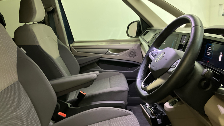 Volkswagen Multivan 2.0 TDI Life 5dr DSG Diesel Estate